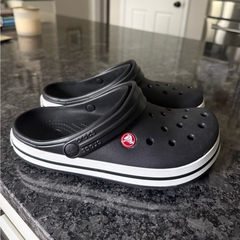CROCS Size 6 Kids Black Slip-On Sandals